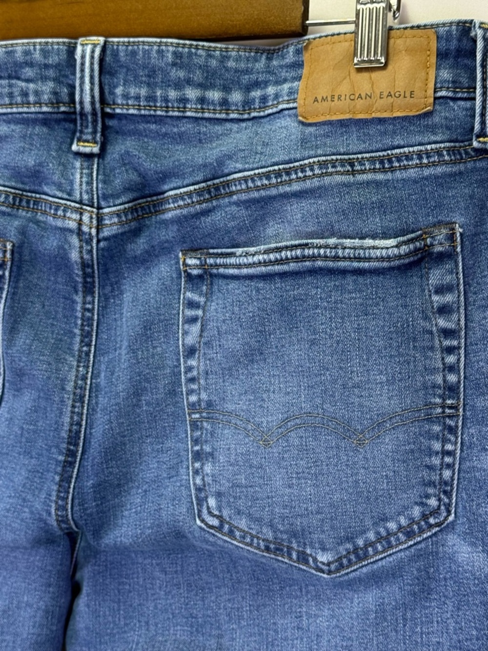 American Eagle Men's Original Bootcut Jeans Medium Wash Size 36x34 - Picture 5 of 7